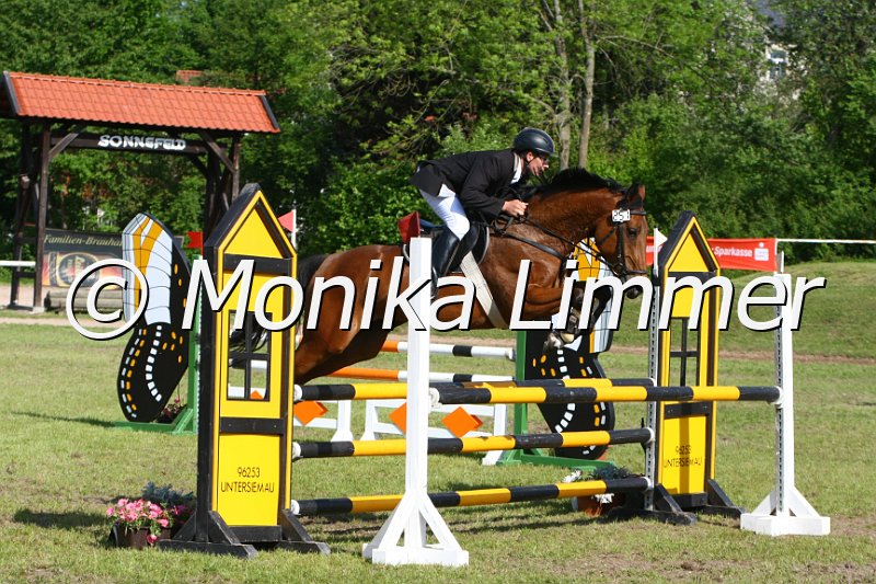 204M5179_Quschee T_Spring_Axx.JPG